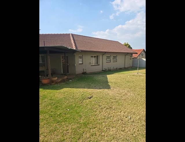 3 BEDROOM HOUSE FOR SALE IN BIRCHLEIGH NORTH